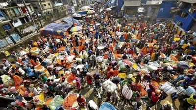 Night curfew relaxed between November 2 and 5 for Kali Puja and Diwali and on November 10, 11 for Chhat Puja. In picture - A crowded market in Kolkata ahead of Durga Puja. (PTI) Night curfew relaxed between November 2 and 5 for Kali Puja and Diwali and on November 10, 11 for Chhat Puja. In picture - A crowded market in Kolkata ahead of Durga Puja. (PTI)