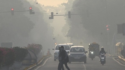 Though the air quality in Delhi is yet to hit ‘very poor’ category this month, pollution levels have escalated fast since Monday (HT_PRINT)