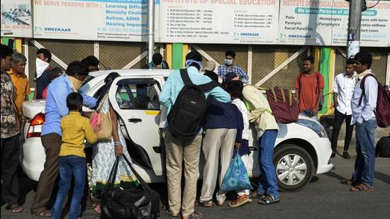 The Pune Bus and Cars Owners Association announced that fares charged by private bus and taxi owners for rentals would be hiked by between 12 and 15 per cent. (REPRESENTATIVE PHOTO)