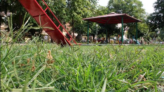 The move to hike park-maintenance charges in Chandigarh comes amid a worry that the residents welfare associations may withdraw from the job. (HT File)