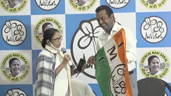 Leander Paes joined the TMC in Goa in the presence of party chief Mamata Banerjee.(Screenshot from TMC's livestream on Facebook) Leander Paes joined the TMC in Goa in the presence of party chief Mamata Banerjee.(Screenshot from TMC's livestream on Facebook)