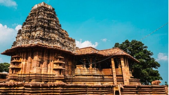 Ramappa temple, a 13th century architectural icon and an engineering marvel that earned the coveted UNESCO heritage tag three months ago, was the highlight of the presentation given by Telangana government officials at an ongoing tourism and culture ministers' conference in Bengaluru.(Instagram/@siddhartha.induri)