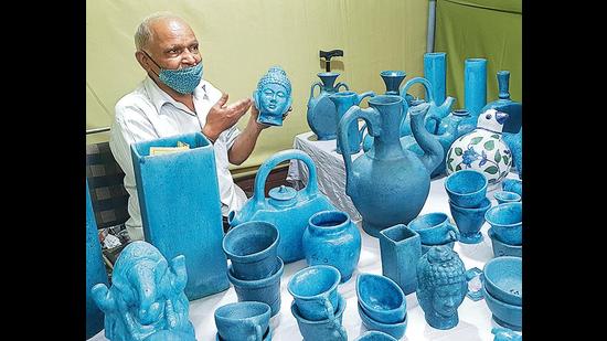 From home decor pieces to diet snacks and dry fruits, Dastkar’s Festival of Lights is a treat for Diwali shoppers. From home decor pieces to diet snacks and dry fruits, Dastkar’s Festival of Lights is a treat for Diwali shoppers.