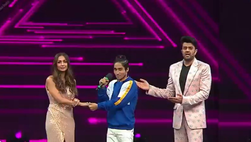 Malaika Arora with a contestant on IBD 2. Malaika Arora with a contestant on IBD 2.