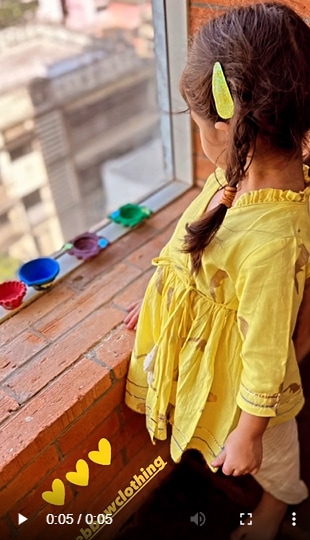 Soha Ali Khan shares a glimpse of her Diwali preparation with daughter Inaaya Naumi Kemmu (Instagram)