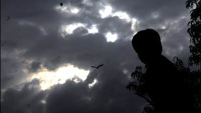 As per the IMD, dry weather is likely to continue in the coming days. The temperature will start to fall afterwards in November. (HT File Photo/ Representational image) As per the IMD, dry weather is likely to continue in the coming days. The temperature will start to fall afterwards in November. (HT File Photo/ Representational image)