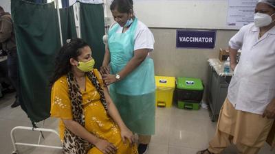 Despite the Indian Council of Medical Research having found Covid vaccines safe for pregnant women in July this year, the Pune Municipal Corporation ever since has managed to vaccinate only over 3,400 out of the nearly 66,000 pregnant women. (Pratham Gokhale/HT Photo)