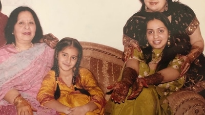 Ananya Panday looks cute in braids as she spends time with her relatives during a family function.&nbsp; 