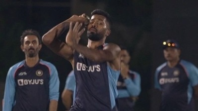 T20 World Cup: Hardik Pandya bowls in nets after undergoing extended fitness session ahead of IND vs NZ clash - Report (BCCI/Twitter)