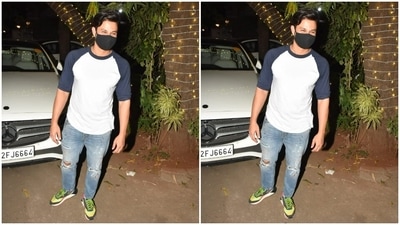 Kunal Kemmu was spotted in Bandra on Friday. He was all smiles for the camera. (HT Photos/Varinder Chawla) Kunal Kemmu was spotted in Bandra on Friday. He was all smiles for the camera. (HT Photos/Varinder Chawla)