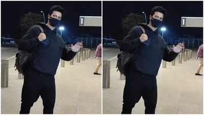 Vicky Kaushal was clicked on his way to fly out of the city. (HT Photos/Varinder Chawla) Vicky Kaushal was clicked on his way to fly out of the city. (HT Photos/Varinder Chawla)