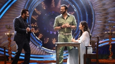 Salman danced for Katrina in one segment of the show. Salman danced for Katrina in one segment of the show.