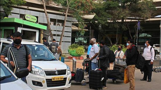 Pune’s Lohegaon airport resumed its operation from 8am on Saturday and many flyers faced inconvenience at the delay at check-in. (RAVINDRA JOSHIHT)