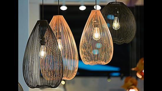 And when it comes to eco conscious lighting, it seems that paper lighting i.e. lighting made from used paper pulp, cardboard and paper m?ché is no match. Put them at a corner and let your guests rave about the aesthetic appeal of your house