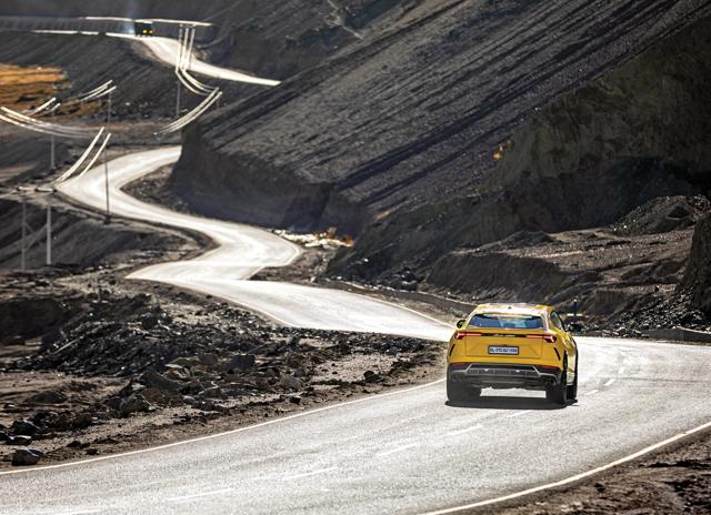 Umling La is the Mt Everest of roads, the highest point on the earth you can drive to and a new bucket list place for adventurers on wheels to set their own personal records Umling La is the Mt Everest of roads, the highest point on the earth you can drive to and a new bucket list place for adventurers on wheels to set their own personal records