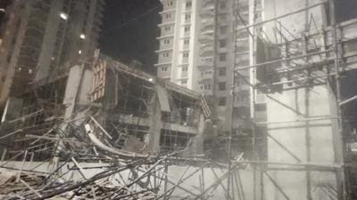 At least six-eight people were injured after a slab of a building under construction collapsed in Balewadi, Pimpri Chinchwad, early on Sunday morning. (HT PHOTO) At least six-eight people were injured after a slab of a building under construction collapsed in Balewadi, Pimpri Chinchwad, early on Sunday morning. (HT PHOTO)