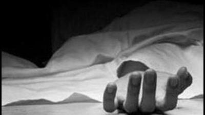 A family of three, all three senior citizens, died by suicide in Vashi on Saturday, police said. According to the police, the three were struggling financially owing to a long, legal battle against their relatives and police (Getty Images/iStockphoto)