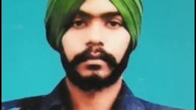 Sepoy Manjit Singh hailed from Hoshairpur and Punjab CM Charanjit Singh has also offered a government job to one member of the bereaved family of the sepoy. (HT File photo)