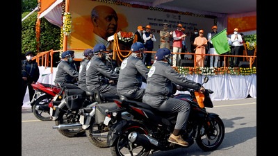 Chief Minister Yogi Adityanath flagging off the bike rally on the birth anniversary of Sardar Vallabhbhai Patel in Lucknow on Sunday. (HT PHOTO)