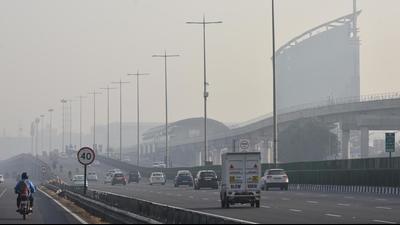 On Sunday, the city recorded ‘poor’ air quality for a third consecutive day, with an AQI reading of 262, with particulate matter, both PM2.5 and PM10, the prominent pollutant. (Vipin Kumar /HT PHOTO) On Sunday, the city recorded ‘poor’ air quality for a third consecutive day, with an AQI reading of 262, with particulate matter, both PM2.5 and PM10, the prominent pollutant. (Vipin Kumar /HT PHOTO)
