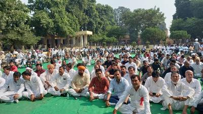 Gurjar leaders also demanded Uttar Pradesh chief minister Yogi Adityanath’s apology over removing the word ‘Gurjar’ from the plaque of King Mihir Bhoj’s statue unveiled in Dadri in September. Gurjar leaders also demanded Uttar Pradesh chief minister Yogi Adityanath’s apology over removing the word ‘Gurjar’ from the plaque of King Mihir Bhoj’s statue unveiled in Dadri in September.