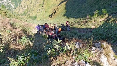 Emergency responders are present at the spot carrying out the relief efforts with the help of local residents. Emergency responders are present at the spot carrying out the relief efforts with the help of local residents. 