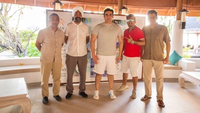 Arbaaz Khan with resort staff. Arbaaz Khan with resort staff.