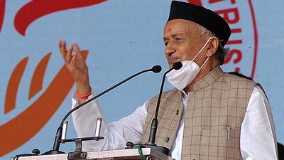 Maharashtra governor Bhagat Singh Koshyari, in an address to vice-chancellors and senior professors at the convocation ceremony of Dr Panjabrao Deshmukh Krishi Vidyapeeth last week, said “men must not be left without jobs and get into destructive things”. (HT FILE) Maharashtra governor Bhagat Singh Koshyari, in an address to vice-chancellors and senior professors at the convocation ceremony of Dr Panjabrao Deshmukh Krishi Vidyapeeth last week, said “men must not be left without jobs and get into destructive things”. (HT FILE)