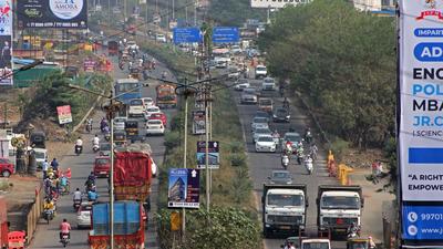 The stretch between the new Katraj tunnel and Navale bridge chowk tunnel stretch is an accident-prone spot. (HT PHOTO)