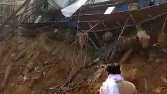 Construction work of a mall was being carried out at the collapse site in Chandni Chowk for the past few months. (Grab from a video)