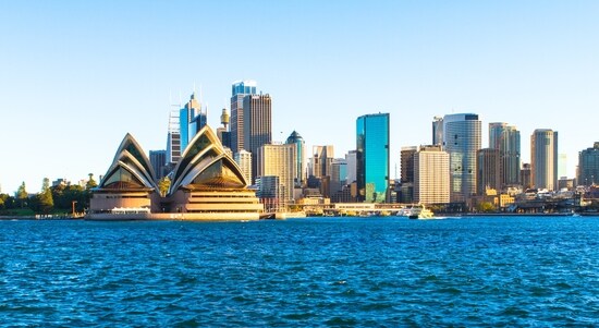 Australia has further loosened its tight border controls, with fully vaccinated tourists arriving from New Zealand permitted to fly there without quarantining starting from late Sunday evening.(Unsplash)