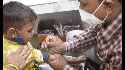 A health worker takes a sample for dengue test at MMG Hospital in Ghaziabad on Monday. (Sakib Ali /HT) A health worker takes a sample for dengue test at MMG Hospital in Ghaziabad on Monday. (Sakib Ali /HT)