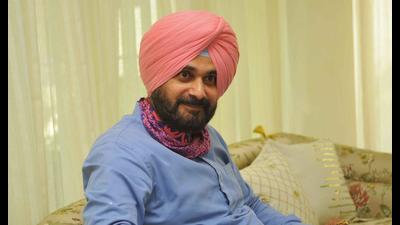 Sidhu said that before talking about Diwali gift, one must tell who would take the state out of this quagmire and the roadmap. Sidhu said that before talking about Diwali gift, one must tell who would take the state out of this quagmire and the roadmap.