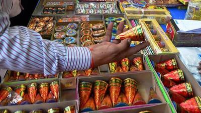 The Supreme Court on Monday set aside the Calcutta high court order imposing a complete ban on sale and use of all firecrackers in West Bengal. (Archive) The Supreme Court on Monday set aside the Calcutta high court order imposing a complete ban on sale and use of all firecrackers in West Bengal. (Archive)
