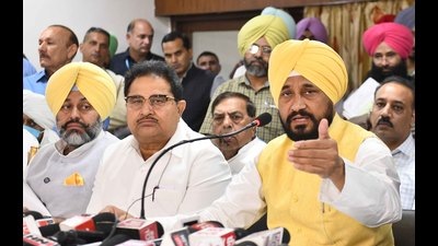 Confusion continued over resignation of Punjab advocate General, who met CM Charanjit Singh Channi on Monday. (HT file) Confusion continued over resignation of Punjab advocate General, who met CM Charanjit Singh Channi on Monday. (HT file)