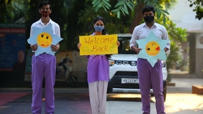 Schools in the national capital re-opened for classes IX to XII on September 1 after a prolonged closure due to the Covid-19 pandemic. (HT Photo/Kamal KS) Schools in the national capital re-opened for classes IX to XII on September 1 after a prolonged closure due to the Covid-19 pandemic. (HT Photo/Kamal KS)