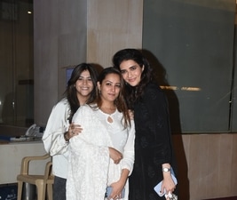 Karishma Tanna and Anita Hassanandani posing at Ekta Kapoor's Diwali party 2021 (Virender Chawla)