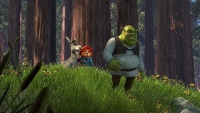 Paddington photoshopped in a scene from Shrek. (Twitter/@jaythechou)