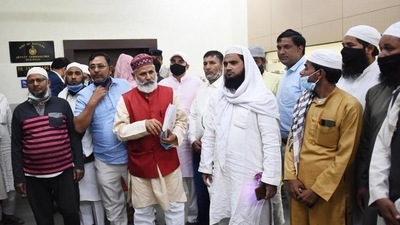 Community leaders and members of the Haryana Waqf Board on Monday met the deputy commissioner and submitted a memorandum to the chief minister. (Vipin Kumar/HT Photo) Community leaders and members of the Haryana Waqf Board on Monday met the deputy commissioner and submitted a memorandum to the chief minister. (Vipin Kumar/HT Photo)