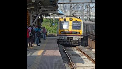 Earlier, as per Maharashtra govt’s rules, fully-vaccinated passengers could buy only monthly season railway passes and not single tickets. (HT FILE PHOTO) Earlier, as per Maharashtra govt’s rules, fully-vaccinated passengers could buy only monthly season railway passes and not single tickets. (HT FILE PHOTO)