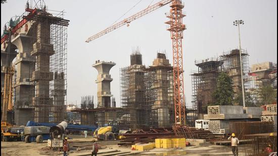 The main Ghaziabad station is being constructed as part of the 82-kilometre-long Delhi-Meerut Regional Rapid Transit System (RRTS) project. (Sakib Ali/HT)
