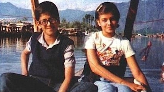 Aishwarya Rai sported a bob cut in her teens. She is seen with her brother Aditya Rai during one of their vacations.&nbsp;