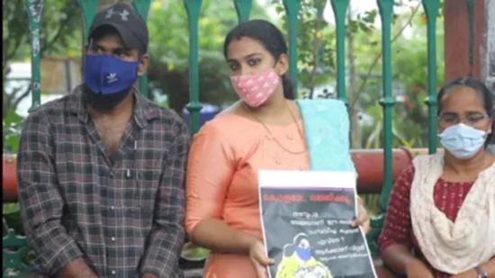 File photo: Anupama with her husband Ajith staging a fast outside Kerala secretariat. (Vivek R Nair/HT photo)