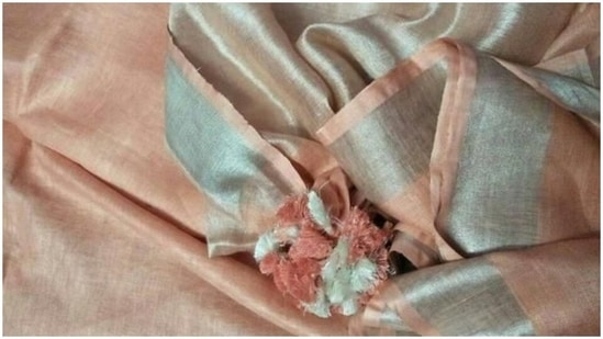 d3 1635769188011 1635769203123 - sociallykeeda Diwali Is Also The Time When We Bring Out The Ethnic Best In Our Fashion. Organic Handwoven Linen Sarees Are A Great Gift – They Are Eco-Friendly, Comfortable And Full Of Elegance.(Https://In.pinterest.com/)