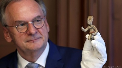 Germany to return Mayan ancient artifacts to Guatemala and Mexico (Ronny Hartmann/dpa/picture alliance)