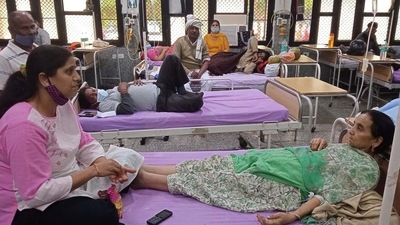 The Delhi government has also asked to put to use one-third of the beds reserved for Covid-19 patients for dengue patients (HT_PRINT)