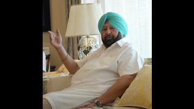 Former Punjab chief minister Capt Amarinder Singh said he felt deeply hurt by Congress president Sonia Gandhi’s conduct and that of her children who he still loved as much as his own children, having known their father, since they were in school together in 1954. (HT file photo) Former Punjab chief minister Capt Amarinder Singh said he felt deeply hurt by Congress president Sonia Gandhi’s conduct and that of her children who he still loved as much as his own children, having known their father, since they were in school together in 1954. (HT file photo)