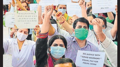The Chandigarh health department withheld its decision of giving salaries to NHM staff as per the DC rate on Tuesday. (HT File Photo) The Chandigarh health department withheld its decision of giving salaries to NHM staff as per the DC rate on Tuesday. (HT File Photo)
