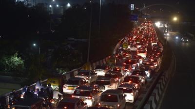 Senior traffic police officials said that while higher traffic volume was observed in many parts of the Capital on Tuesday morning, the situation got worse in the evening. (Sanjeev Verma/HT PHOTO) Senior traffic police officials said that while higher traffic volume was observed in many parts of the Capital on Tuesday morning, the situation got worse in the evening. (Sanjeev Verma/HT PHOTO)