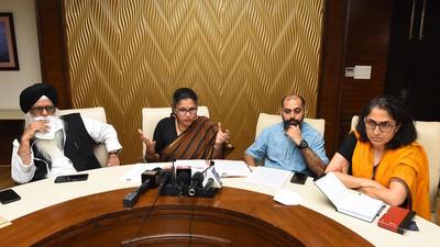 Members of Gurgaon Nagrik Ekta Manch, a group of Gurugram residents from different communities, held a press conference at the PWD Guest House over the namaz row. (Vipin Kumar /HT PHOTO) Members of Gurgaon Nagrik Ekta Manch, a group of Gurugram residents from different communities, held a press conference at the PWD Guest House over the namaz row. (Vipin Kumar /HT PHOTO)